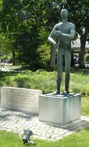 Hölderlindenkmal in Ffm.
